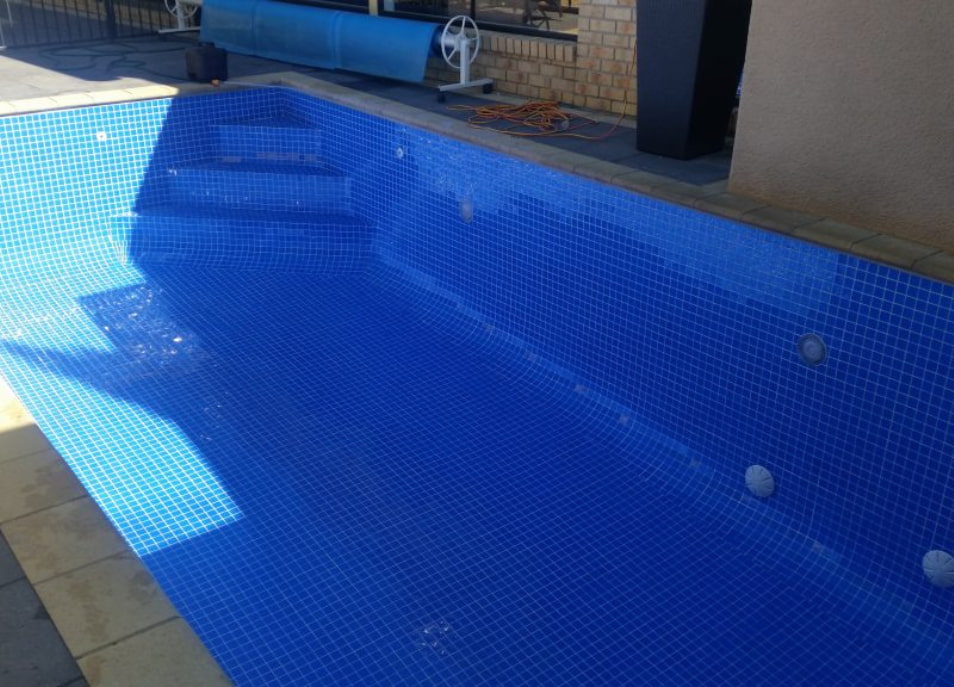 Glass Mosaic Pool Tiles